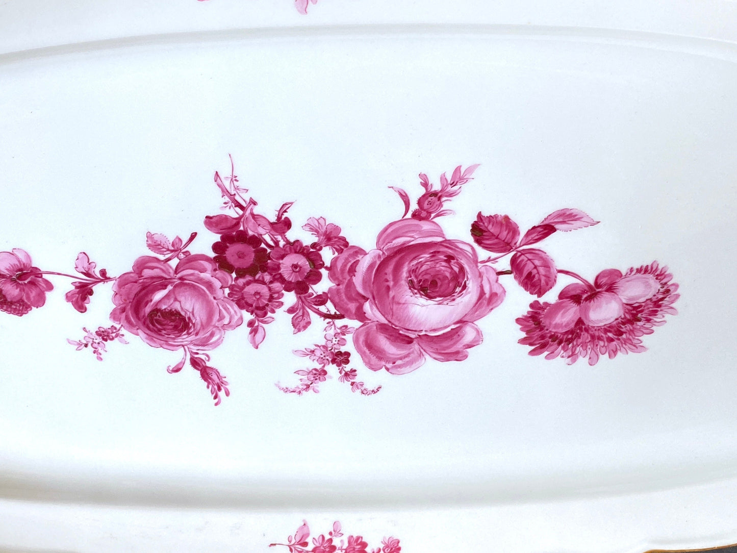 Gorgeous MEISSEN "flower boutique " Purple fish plate, gold rim, 21 inches, 1st choice, excellent