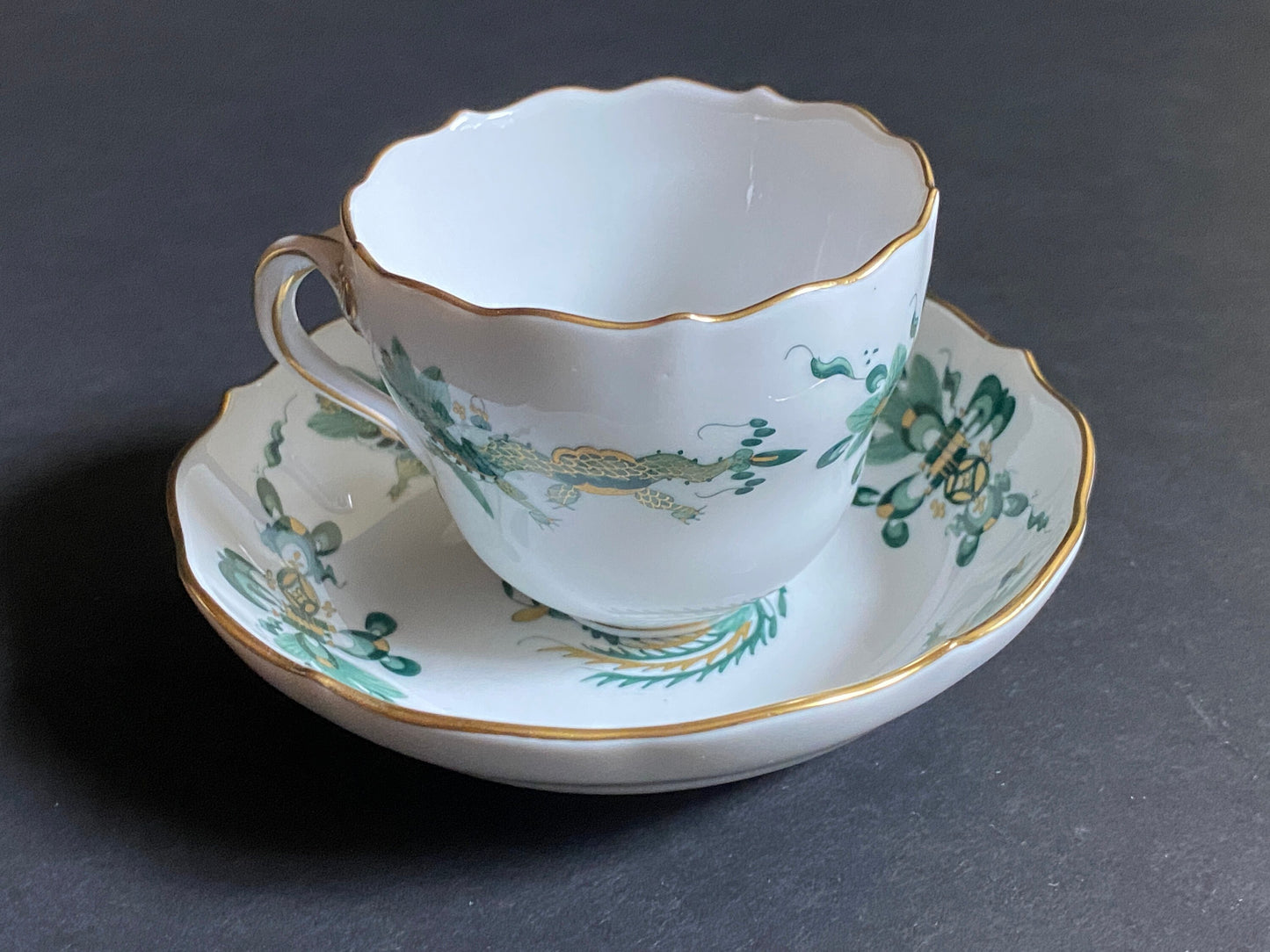 Meissen Reicher Court dragon (Green) & Phoenix birds small /demitasse coffee /tea cups, gold rim, 1st quality, exquisite