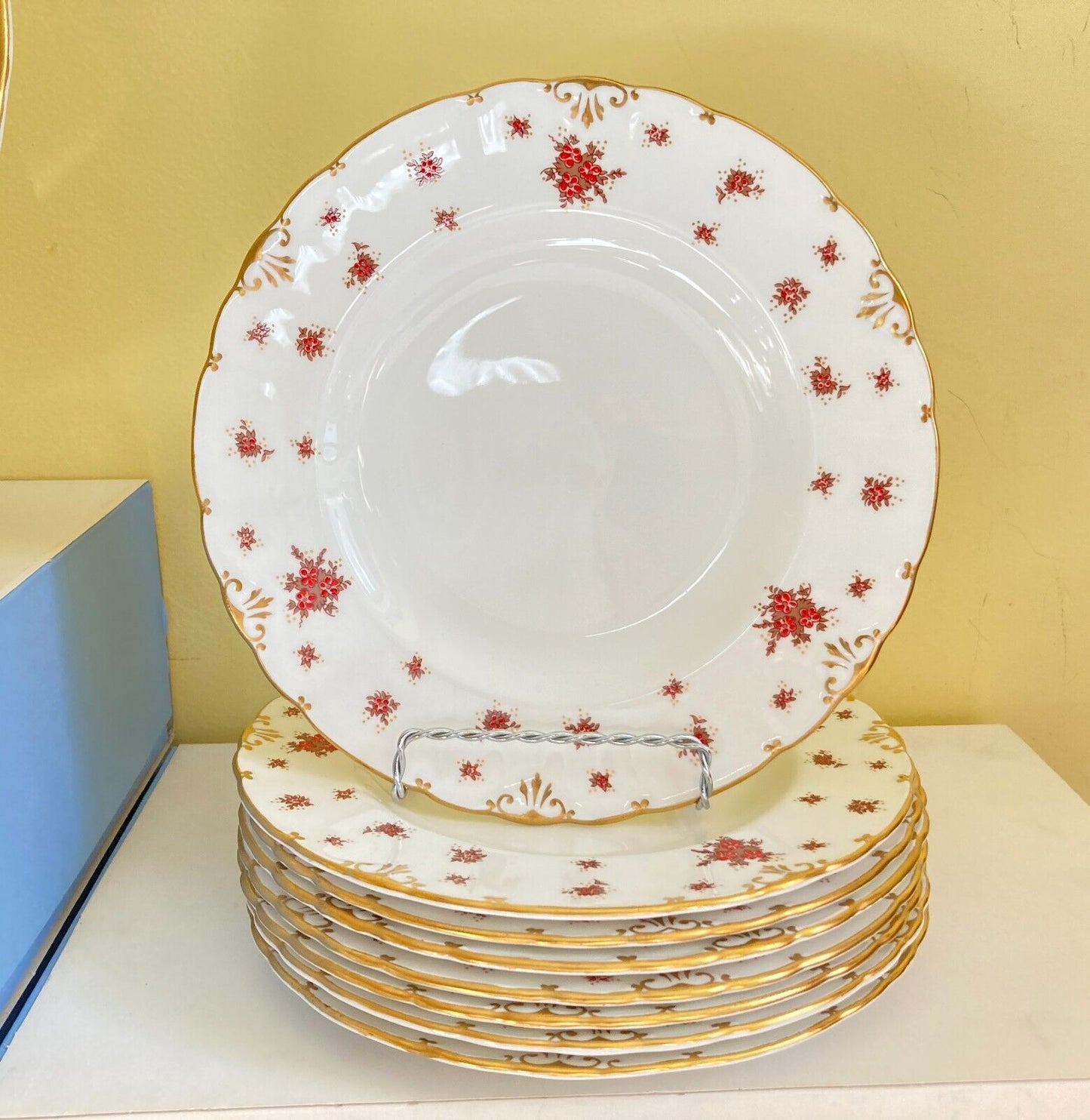 Royal Crown Derby Norfolk #A1217 dinnerware serve 8,raised flower, gold rim,50