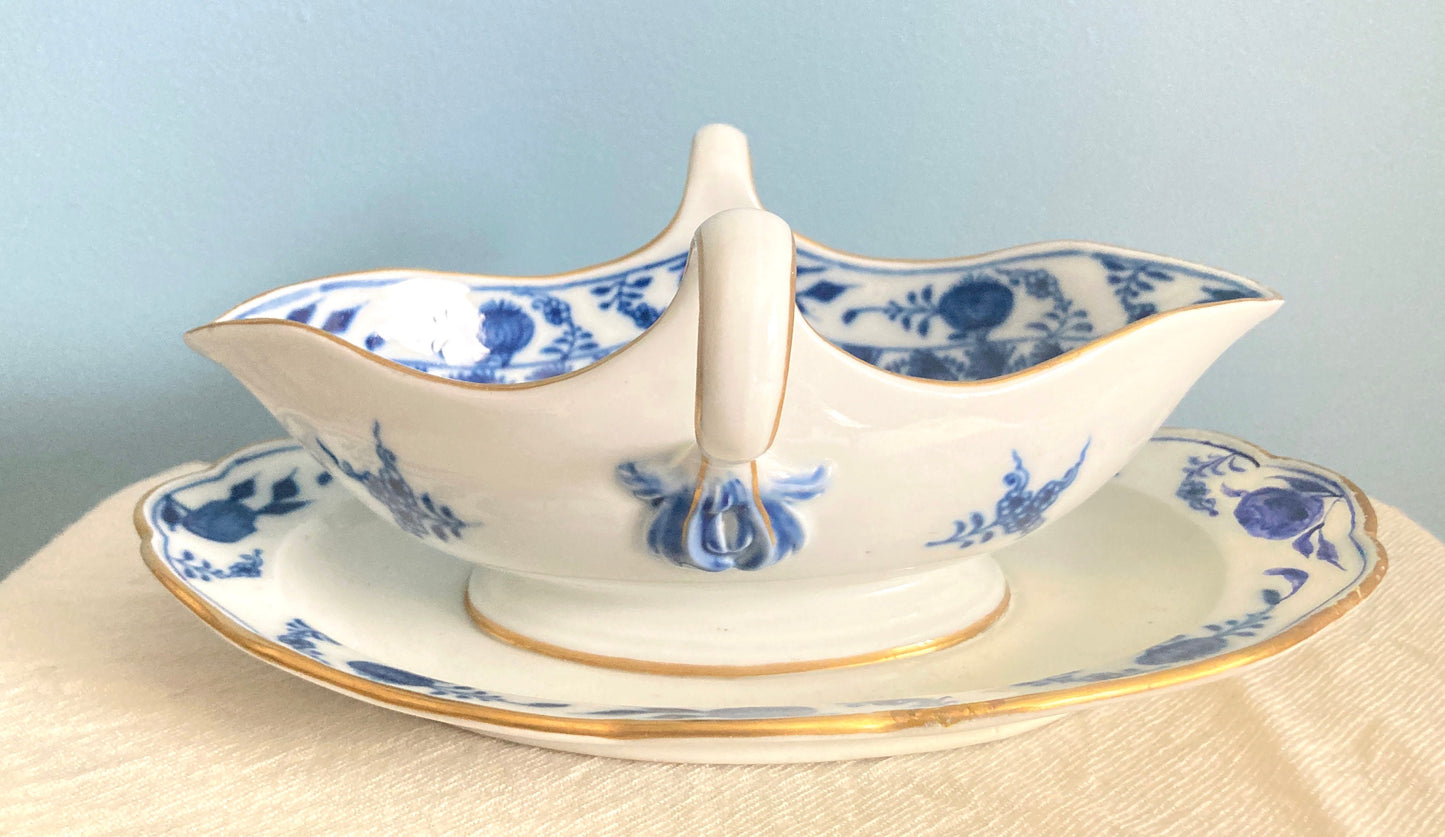 Antique Meissen Blue Onion gravy boat with attached underplate, gold rim, cross sward mark, circa 1860, 1st choice