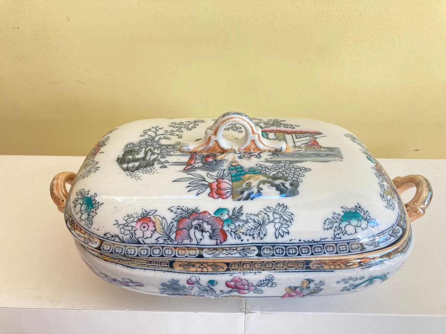 Antique Ashworth LSS Lewis Strauss & Sons covered serving dish in Chinese pattern, ca. 1860