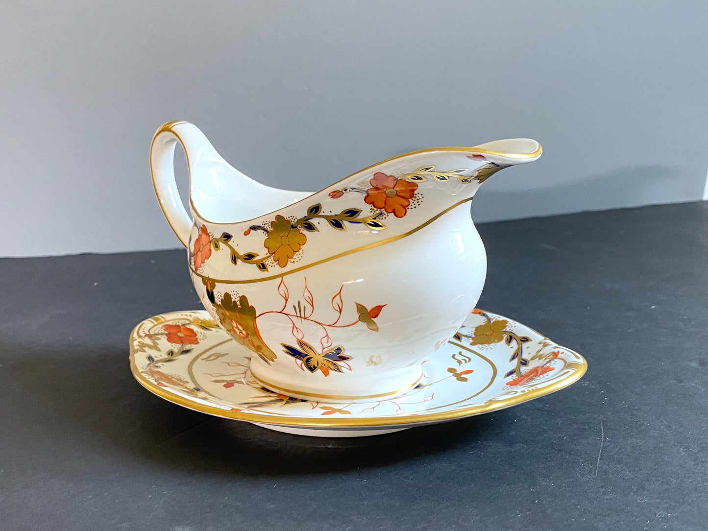 Royal Crown Derby ASIAN ROSE" Imari style gravy boat, great condition, bone china, England