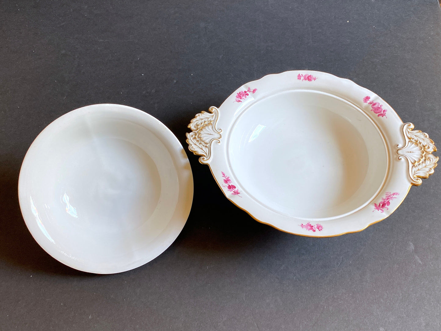 A stunning MEISSEN "flower boutique " Purple lidded tureen with leaf handles , gold accent, 1st choice, excellent