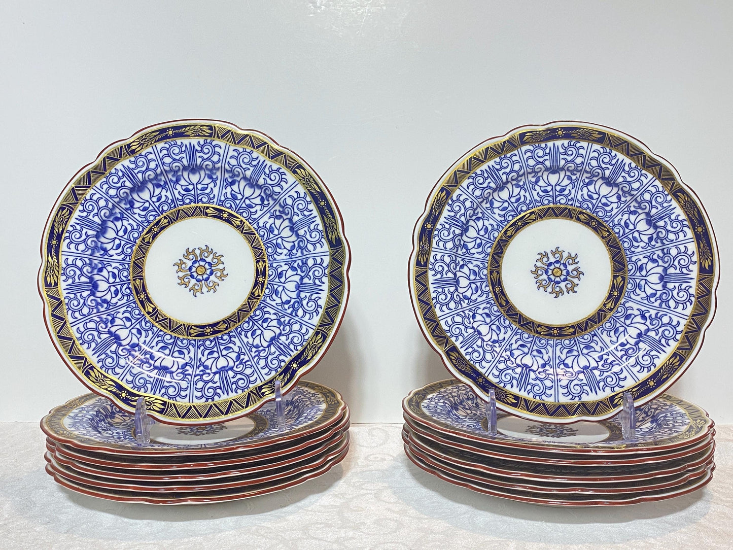 Antique Royal Worcester English Porcelain Blue and White "Royal Lily " dinner service, 35 pieces, rare scalloped edges,Circa 1906