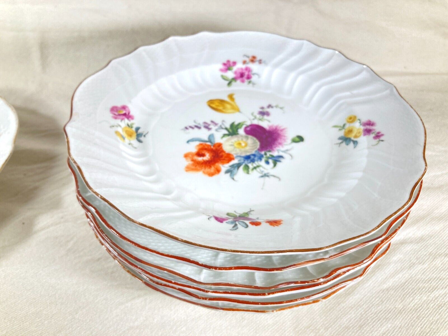 Set of 7 x antique Meissen (1725-1774 ) rimmed plates, flowers paintings, 1st