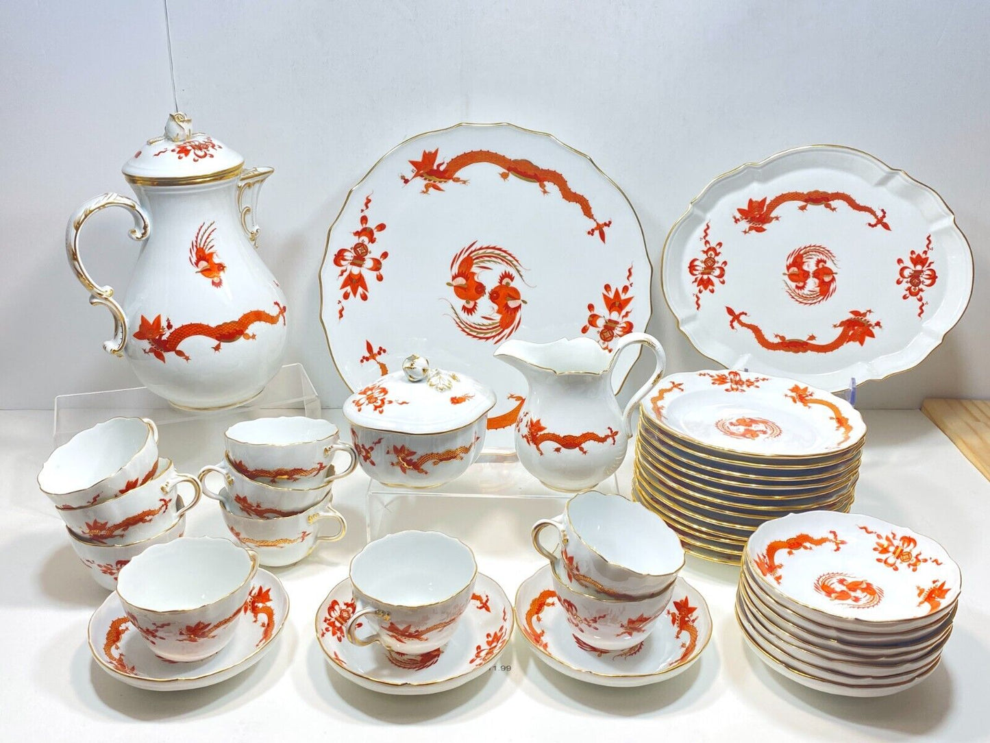 Meissen Reicher Dragon orange/red gilt Coffee Service, plates for 10, 1st, mint