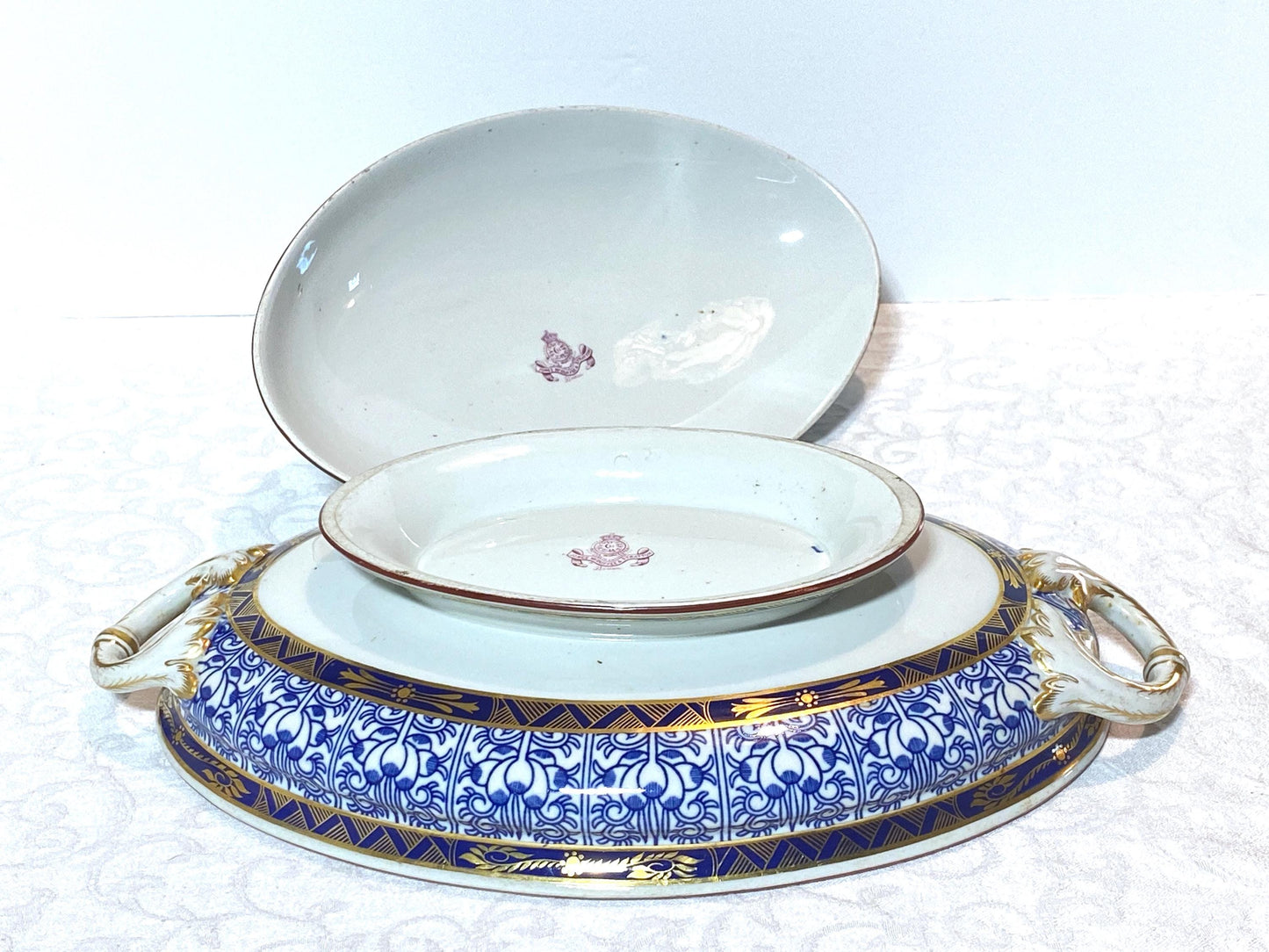 Antique Royal Worcester English Porcelain Blue and White "Royal Lily " lidded tureen, Circa 1906