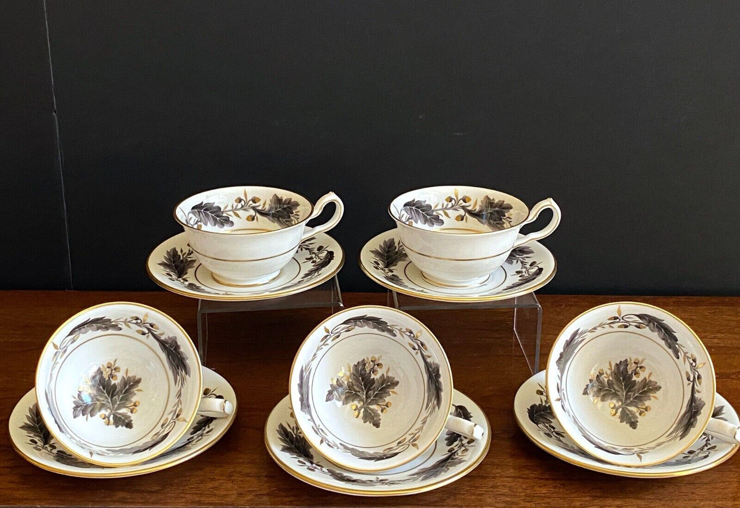 Exquisite Royal Crown Derby Portman Oak teacup W/saucers,set 5, Gold accent,nice