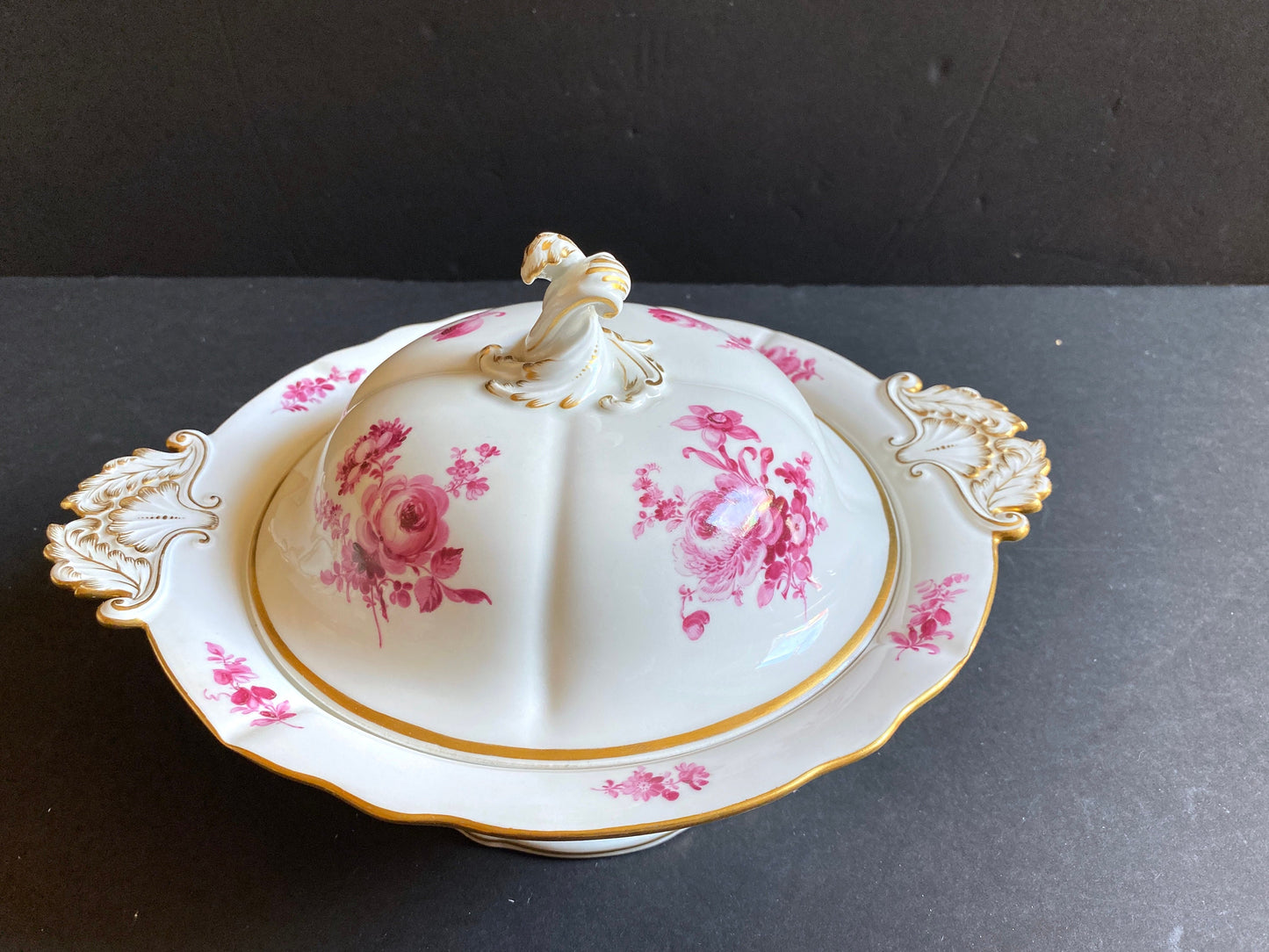 A stunning MEISSEN "flower boutique " Purple lidded tureen with leaf handles , gold accent, 1st choice, excellent