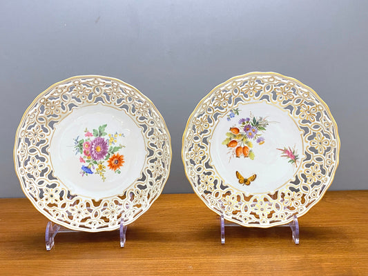 Pair of Meissen Reticulated bowls, hand- painted flower, gold accents, 1st quality, 20 century, mint condition