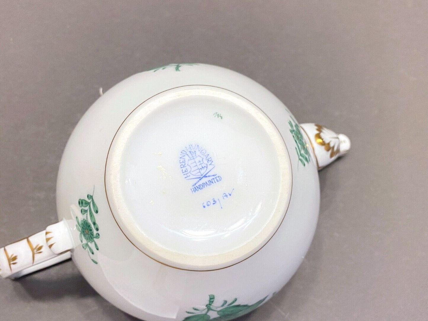 Herend "Chinese Bouquet" Apponyi teapot,,603/AV, 27 OZ. mint condition