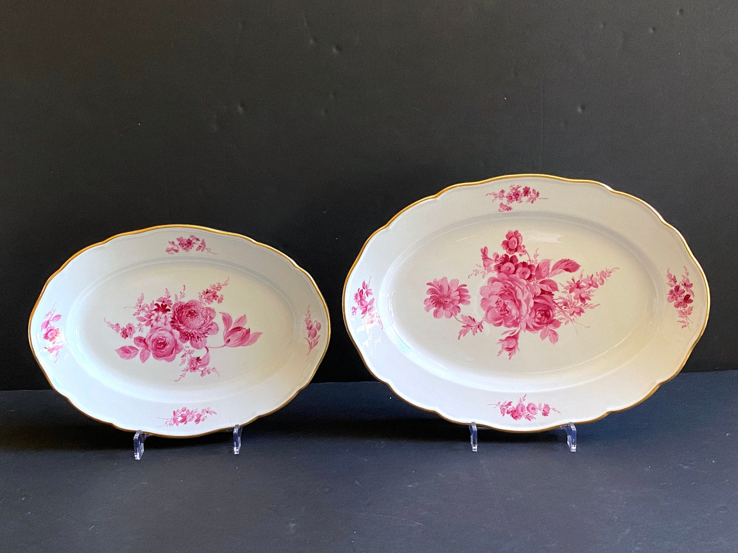 Gorgeous MEISSEN "flower boutique " Purple dinner service set, gold rim, 23 pieces, 1st choice, excellent