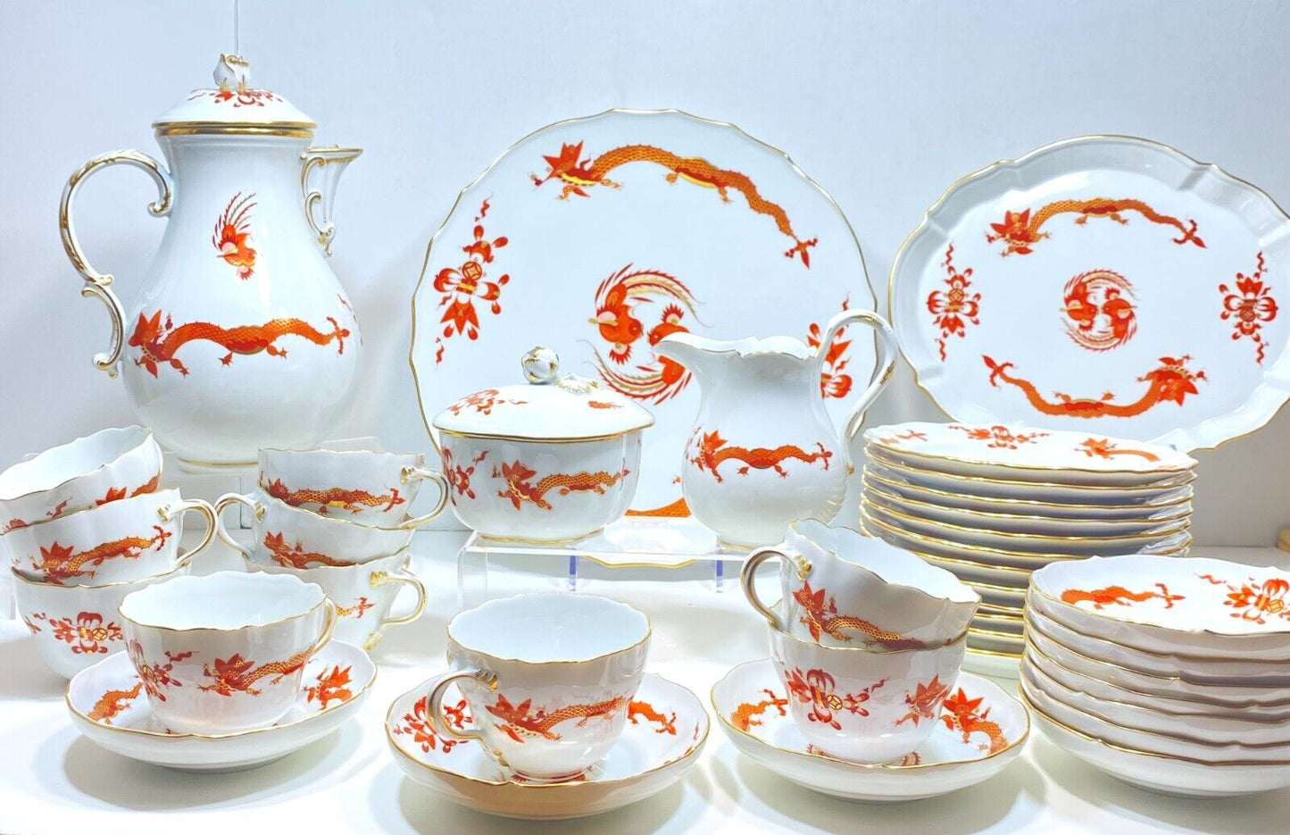 Meissen Reicher Dragon orange/red gilt Coffee Service, plates for 10, 1st, mint