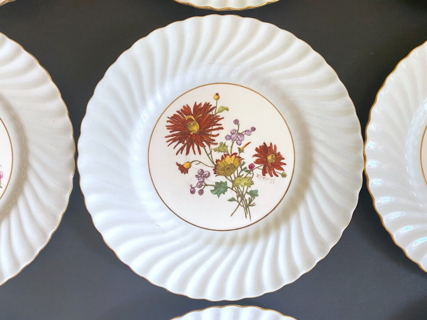 Minton England cabine plates with handpainted floral, artists signed, excellet!