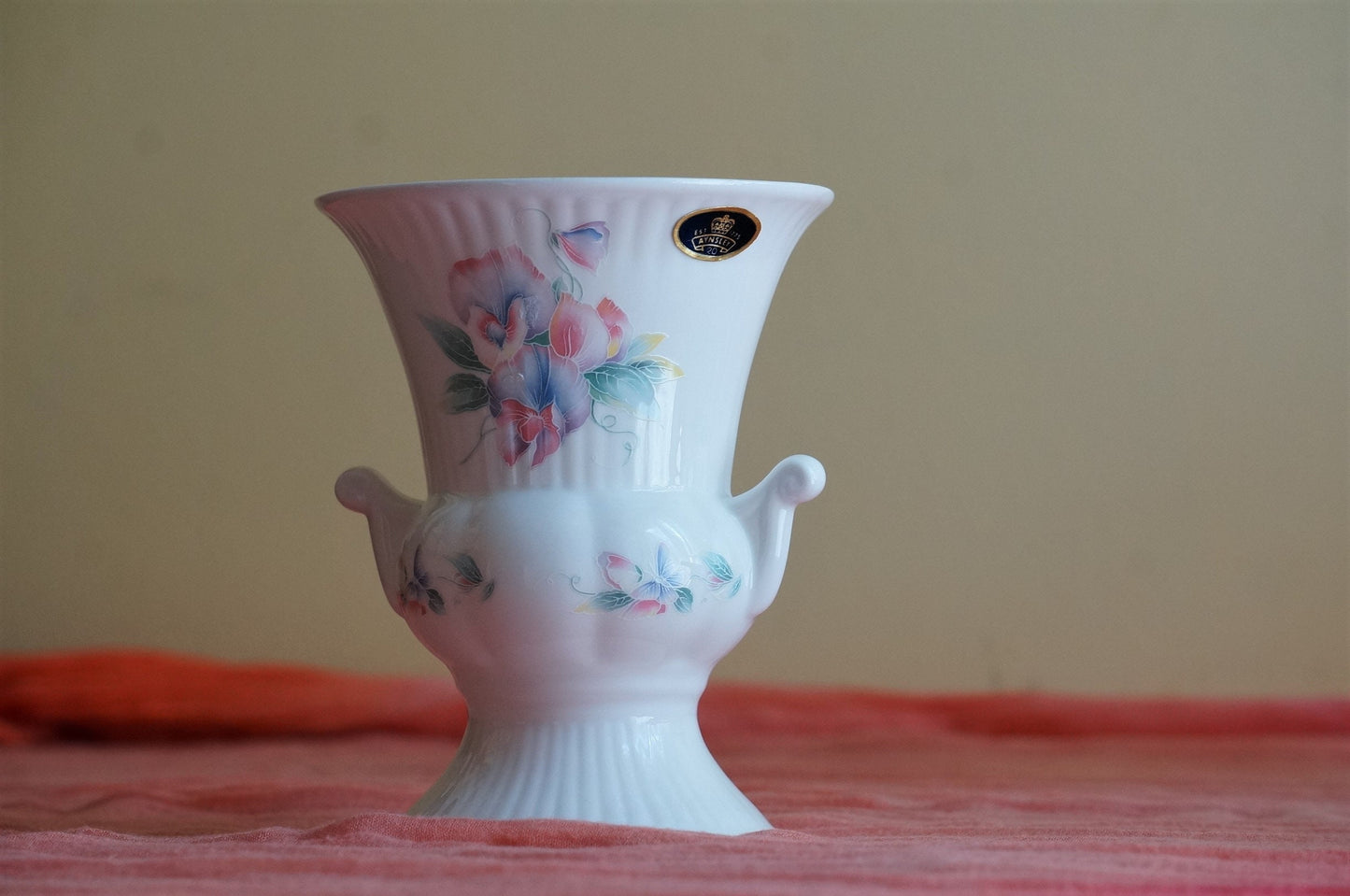 Aynsley little sweetheart fine bone china vase, Made in England