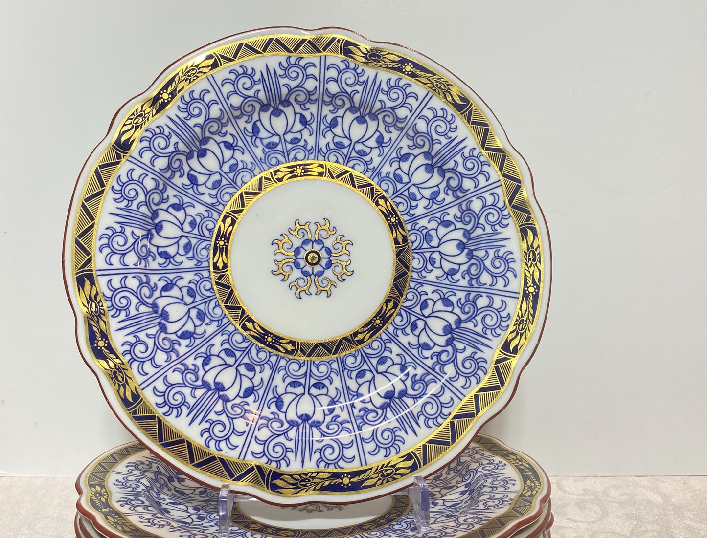 Antique Royal Worcester English Porcelain Blue and White "Royal Lily " dinner plates, set of 12, rare scalloped edges,Circa 1906,