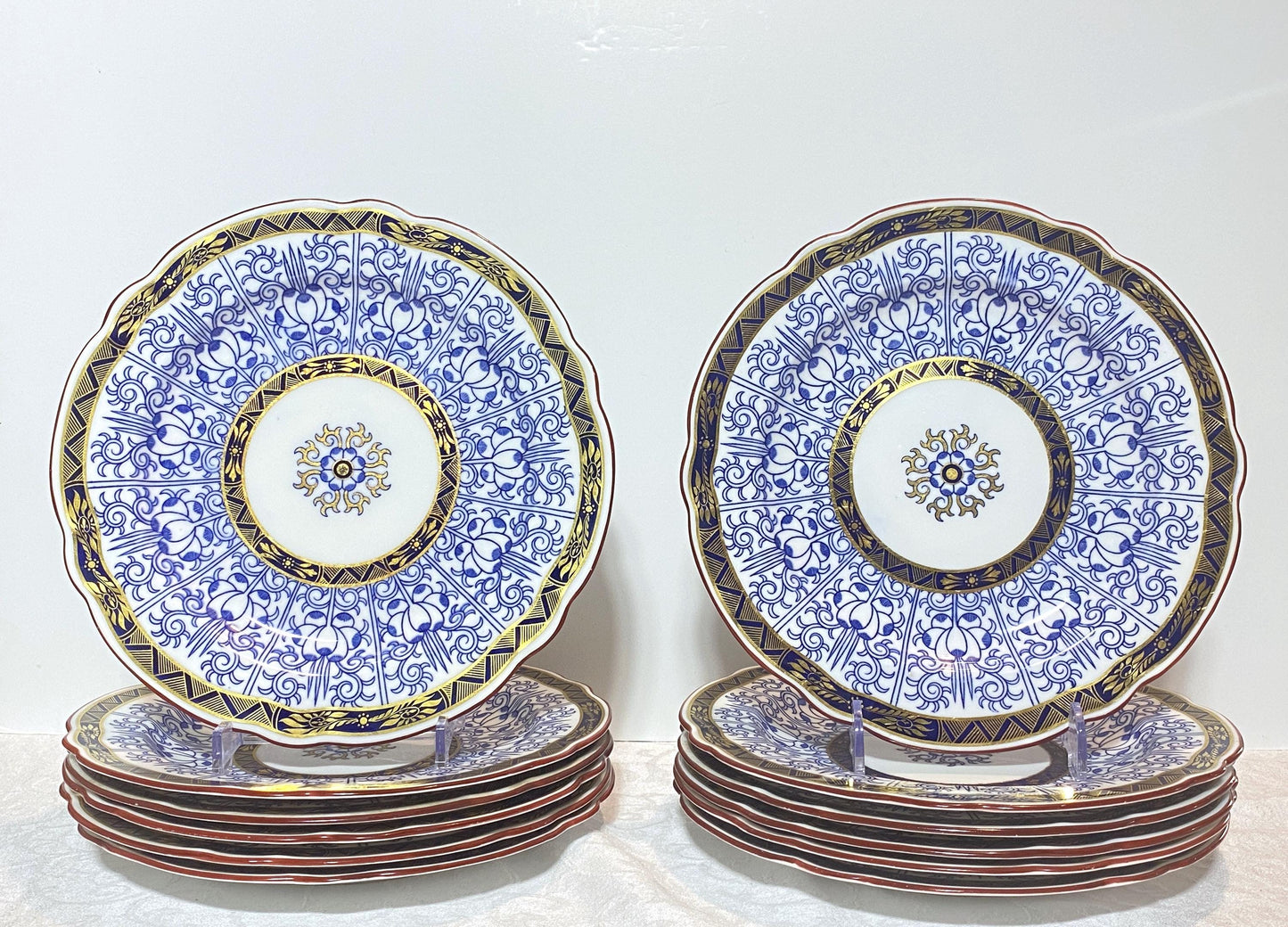 Antique Royal Worcester English Porcelain Blue and White "Royal Lily " dinner plates, set of 12, rare scalloped edges,Circa 1906,