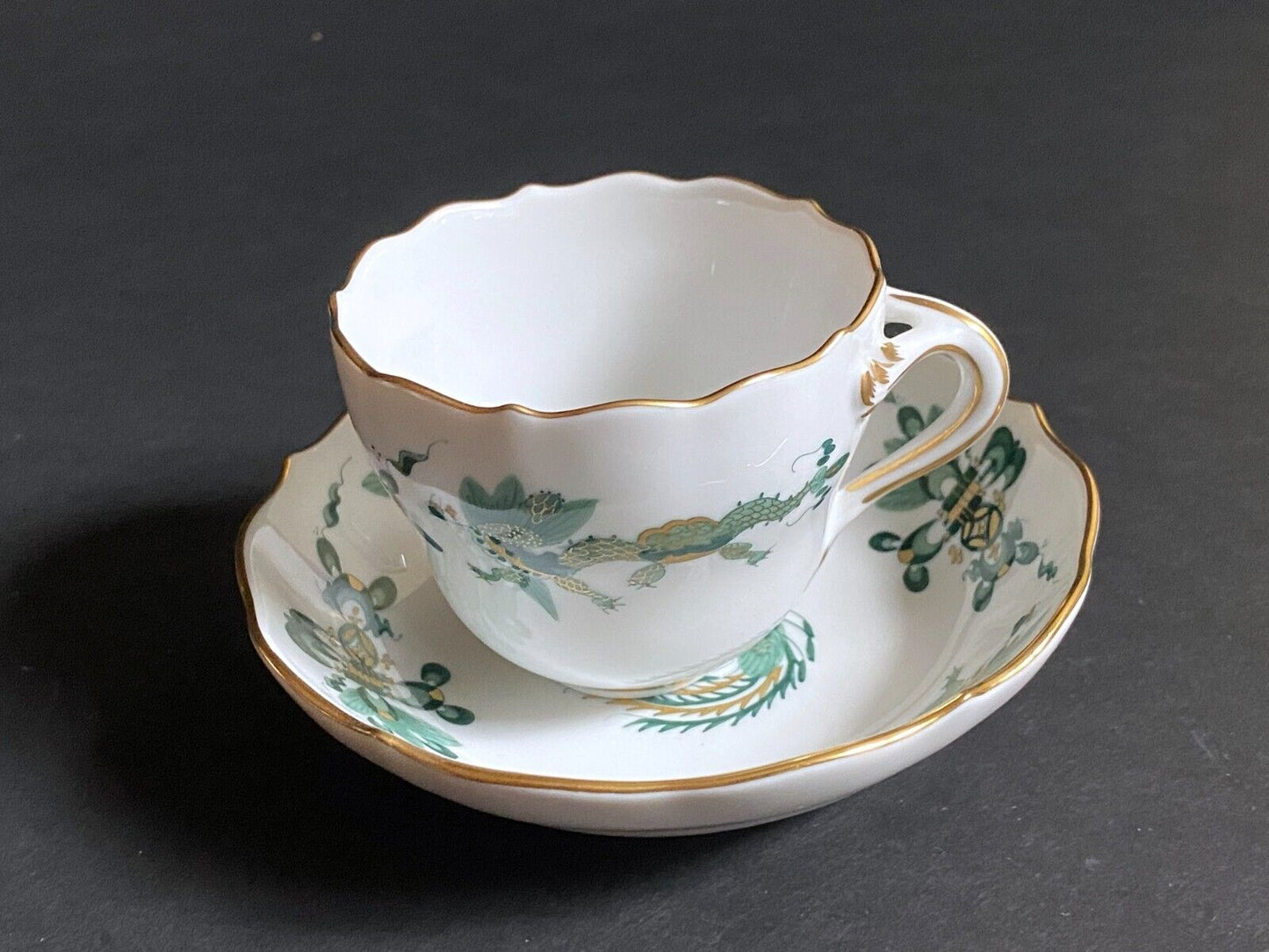 Set 6 Meissen Reicher Court green dragon & birds teacup w/ saucers, 1st quality