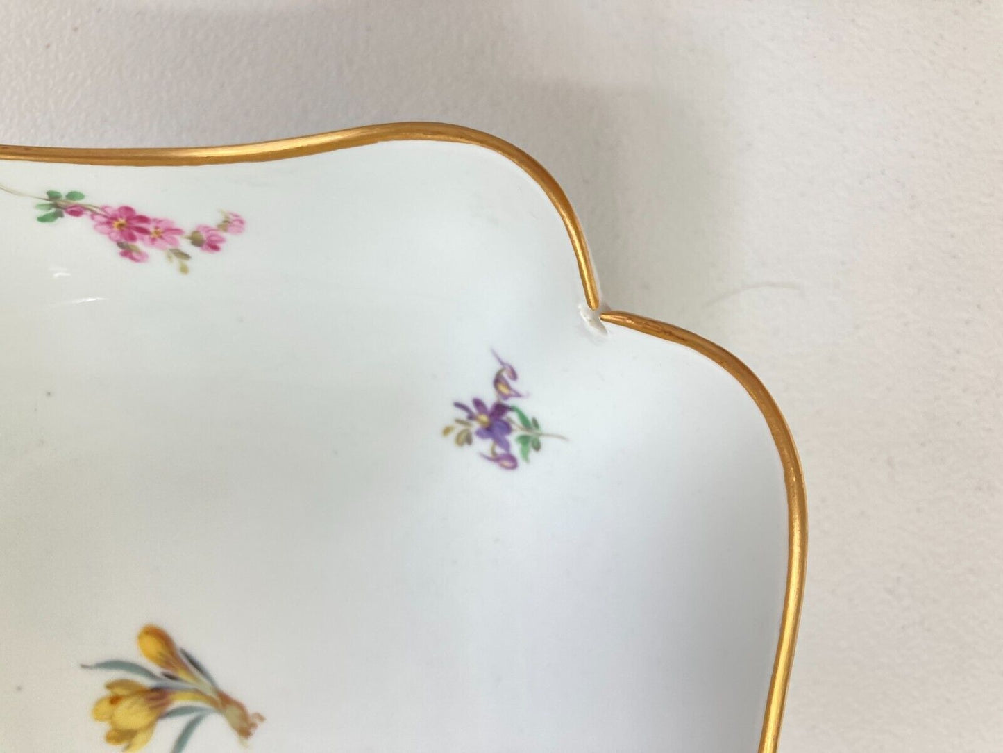 Meissen (1924-1934) large scalloped square serving bowl, gold rim, mint