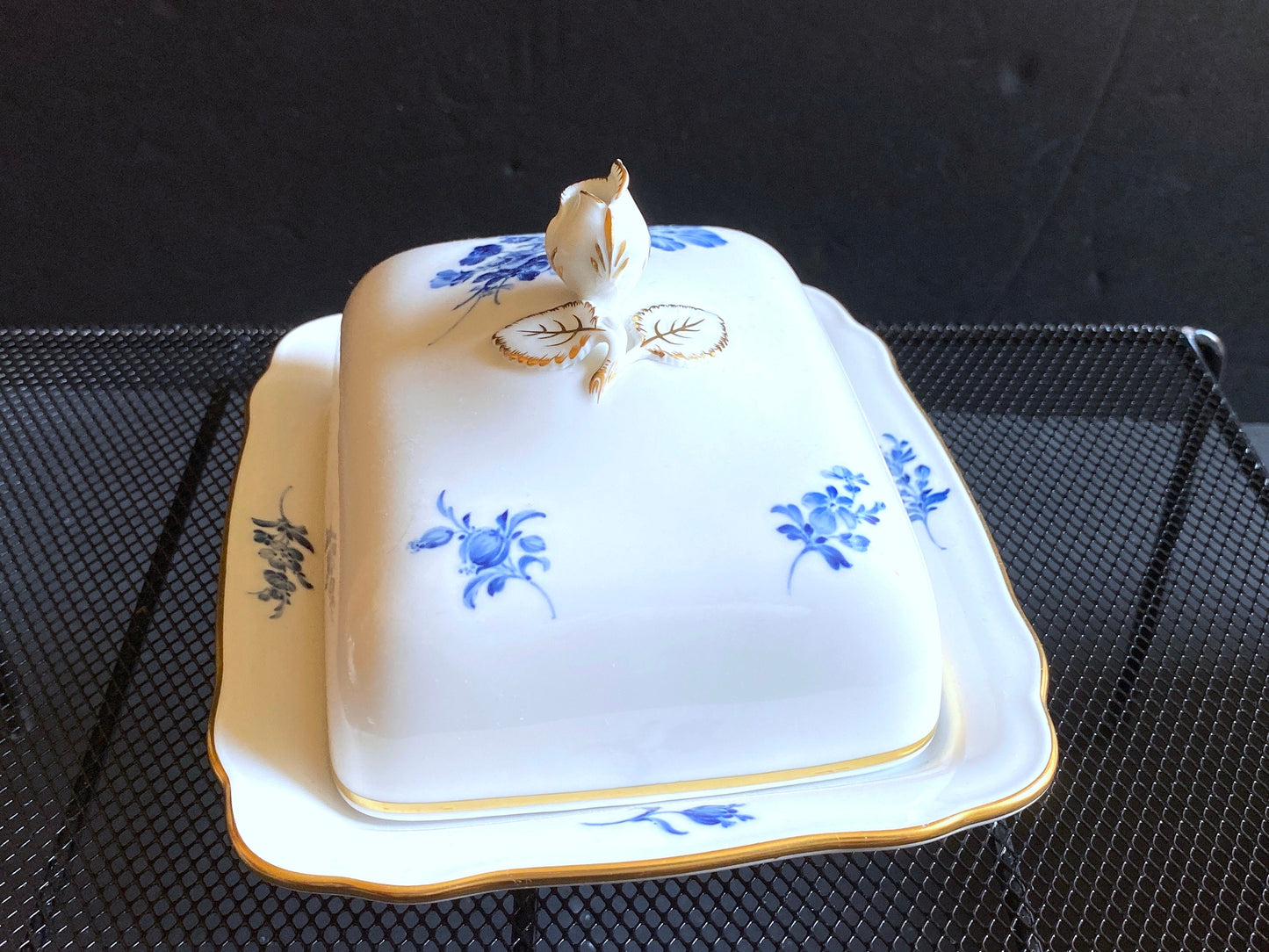 MEISSEN Blue Floral butter dish with gold accent, 1st quality, Exquisite!