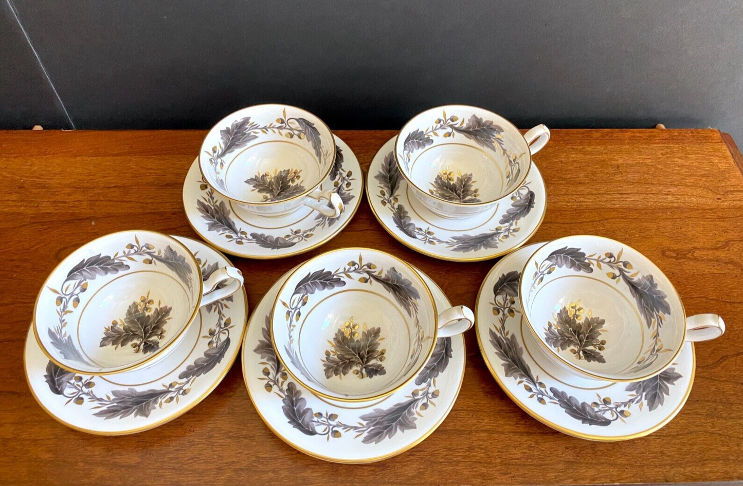 Exquisite Royal Crown Derby Portman Oak teacup W/saucers,set 5, Gold accent,nice