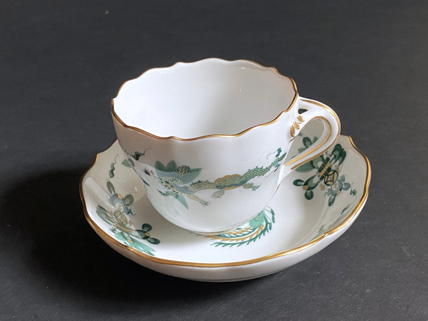 Meissen Reicher Court dragon (Green) & Phoenix birds small /demitasse coffee /tea cups, gold rim, 1st quality, exquisite