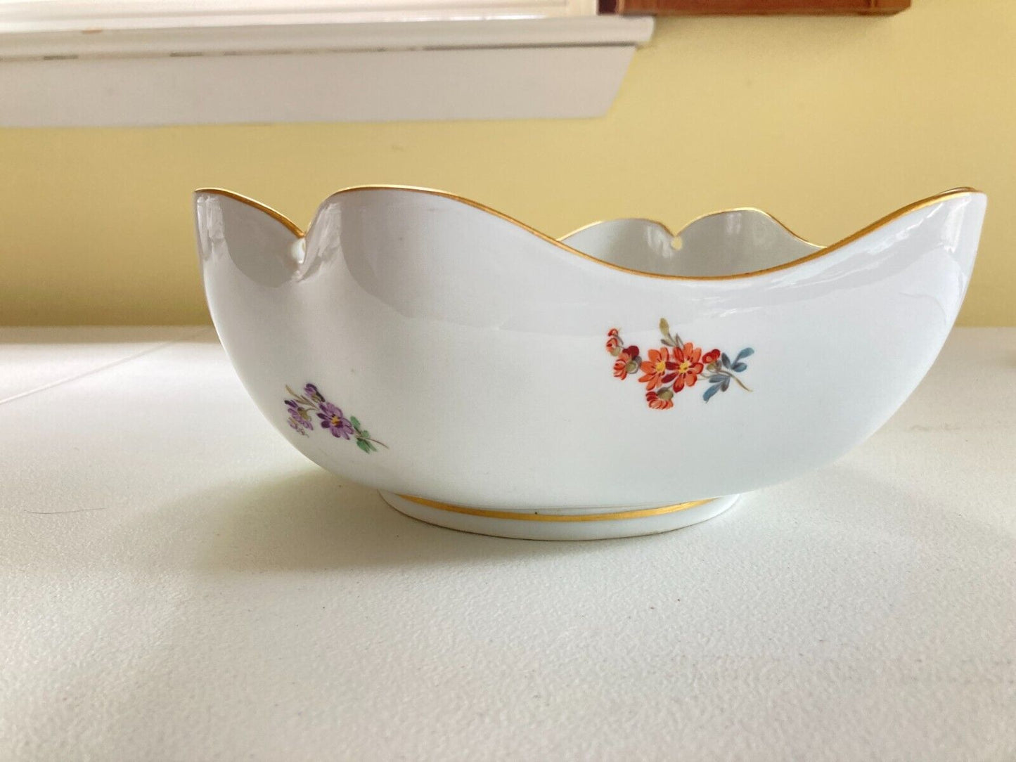 Meissen (1924-1934) large scalloped square serving bowl, gold rim, mint