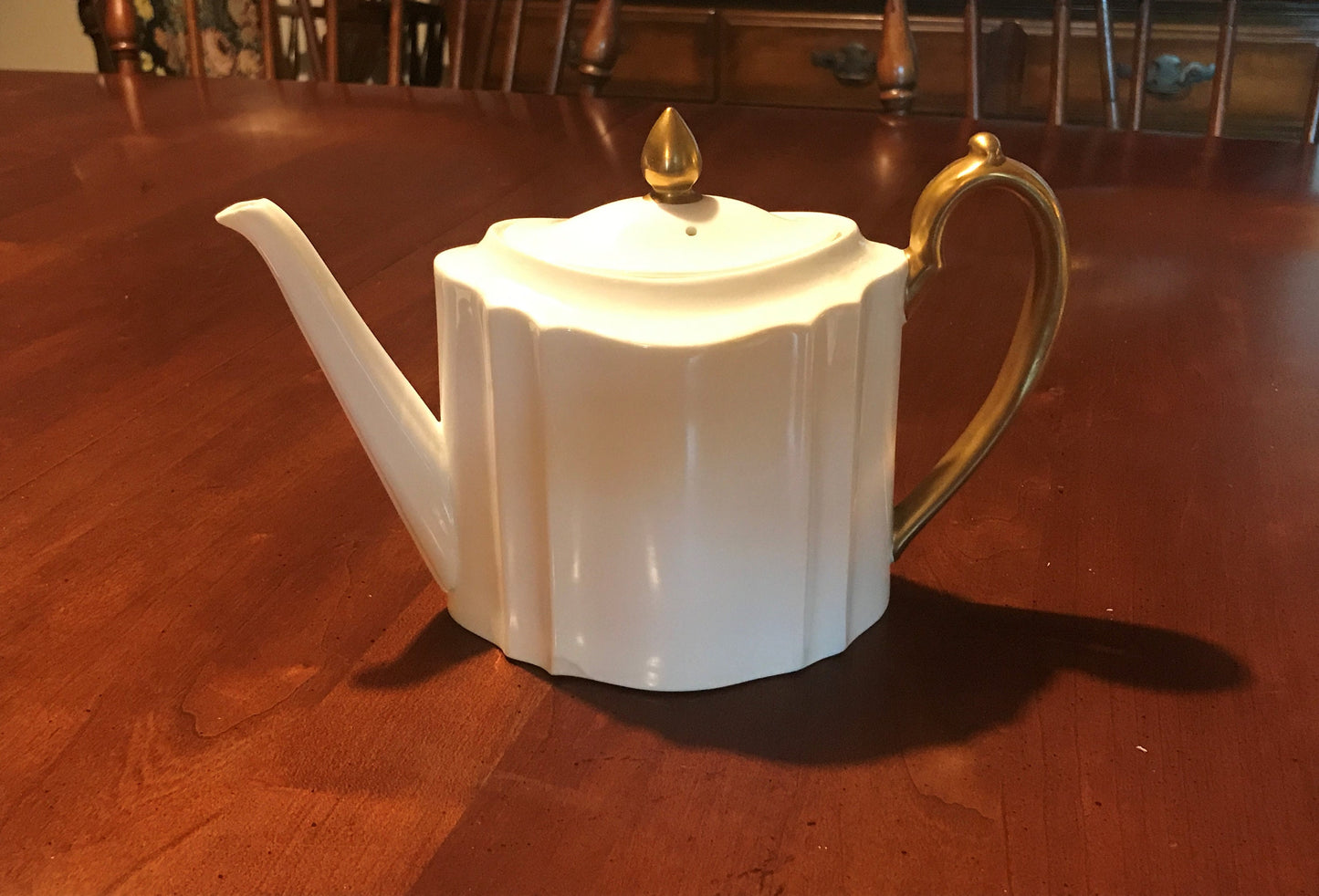 Rare! Exquisite Wedgwood octagonal scalloped bone china Teaset, solid white and gold gilt