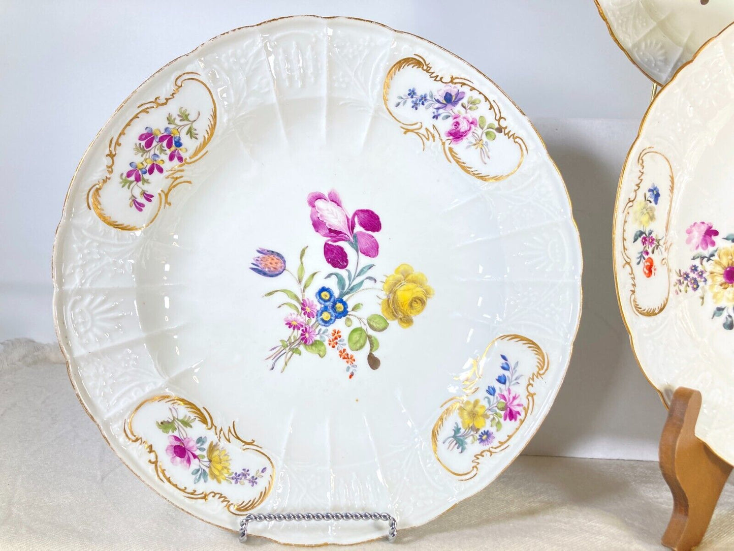 Set 10 x Meissen (1815-1860) 9.5'' plates, floral motif, gold accents, RARE