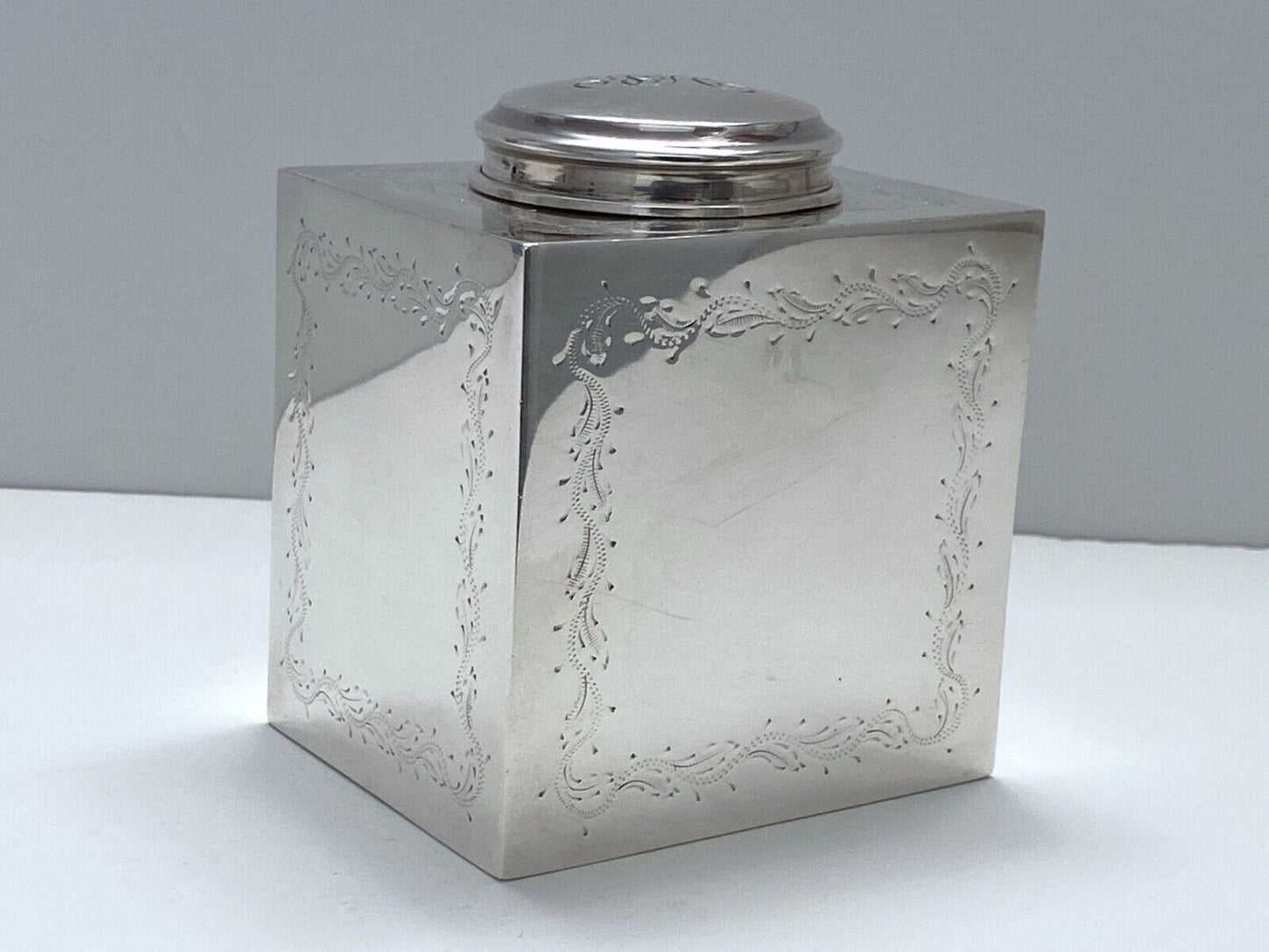 TIFFANY & CO Portugal Sterling Silver Cube shaped Tea Caddy,388g, very rare!