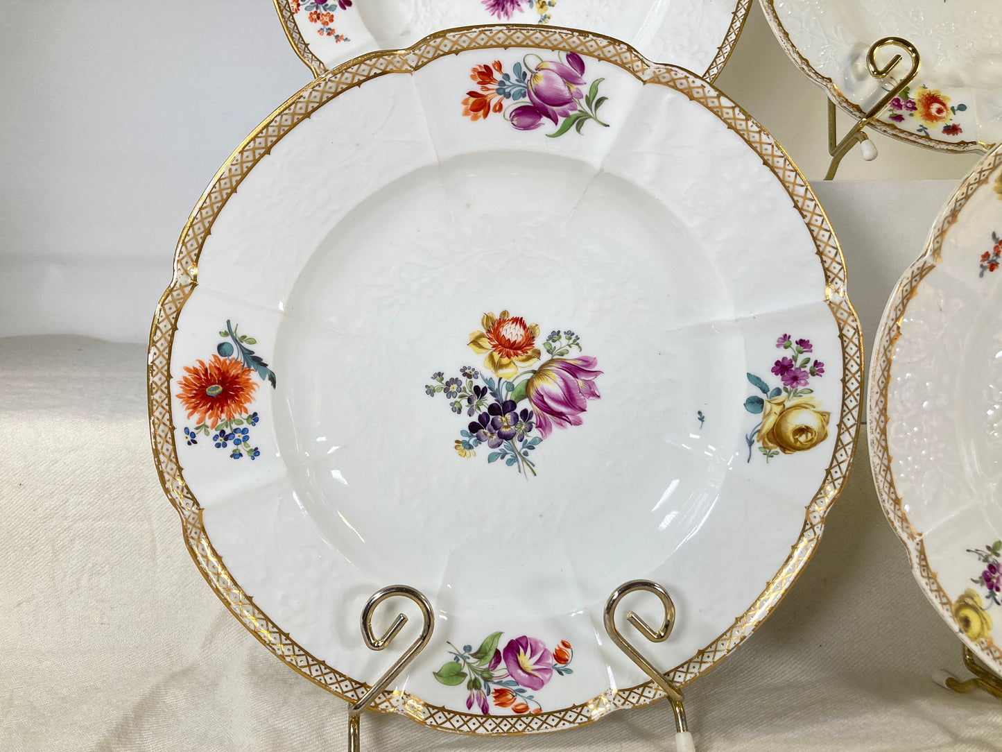 Set of 4 Meissen (1774-1815) floral painting and gold rimmed bowls/deep plates, hand-painted, relief floral pattern, 1st quality,collectible