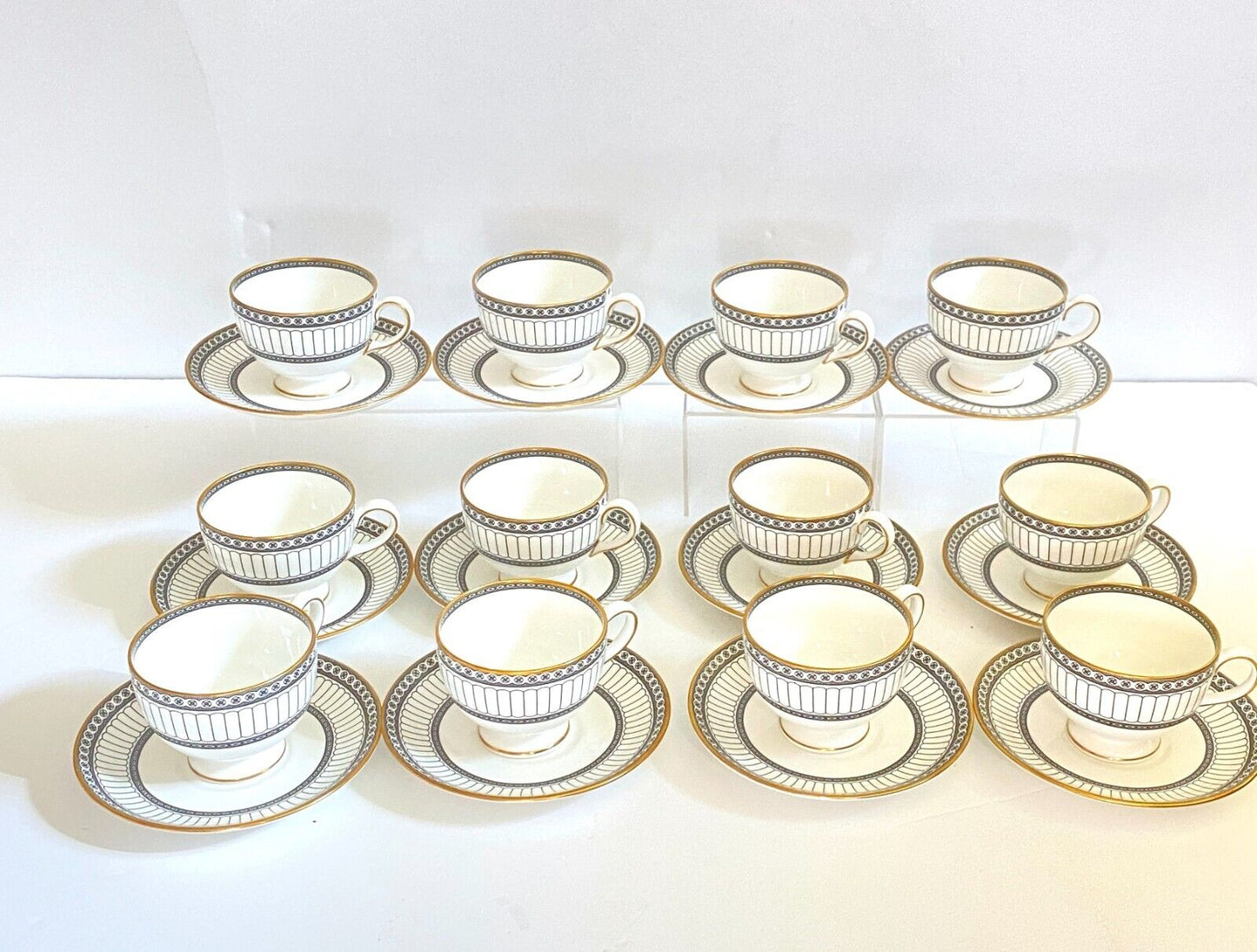 Wedgwood Black Colonnade bone china dinner service for 12, 65-pcs, excellent