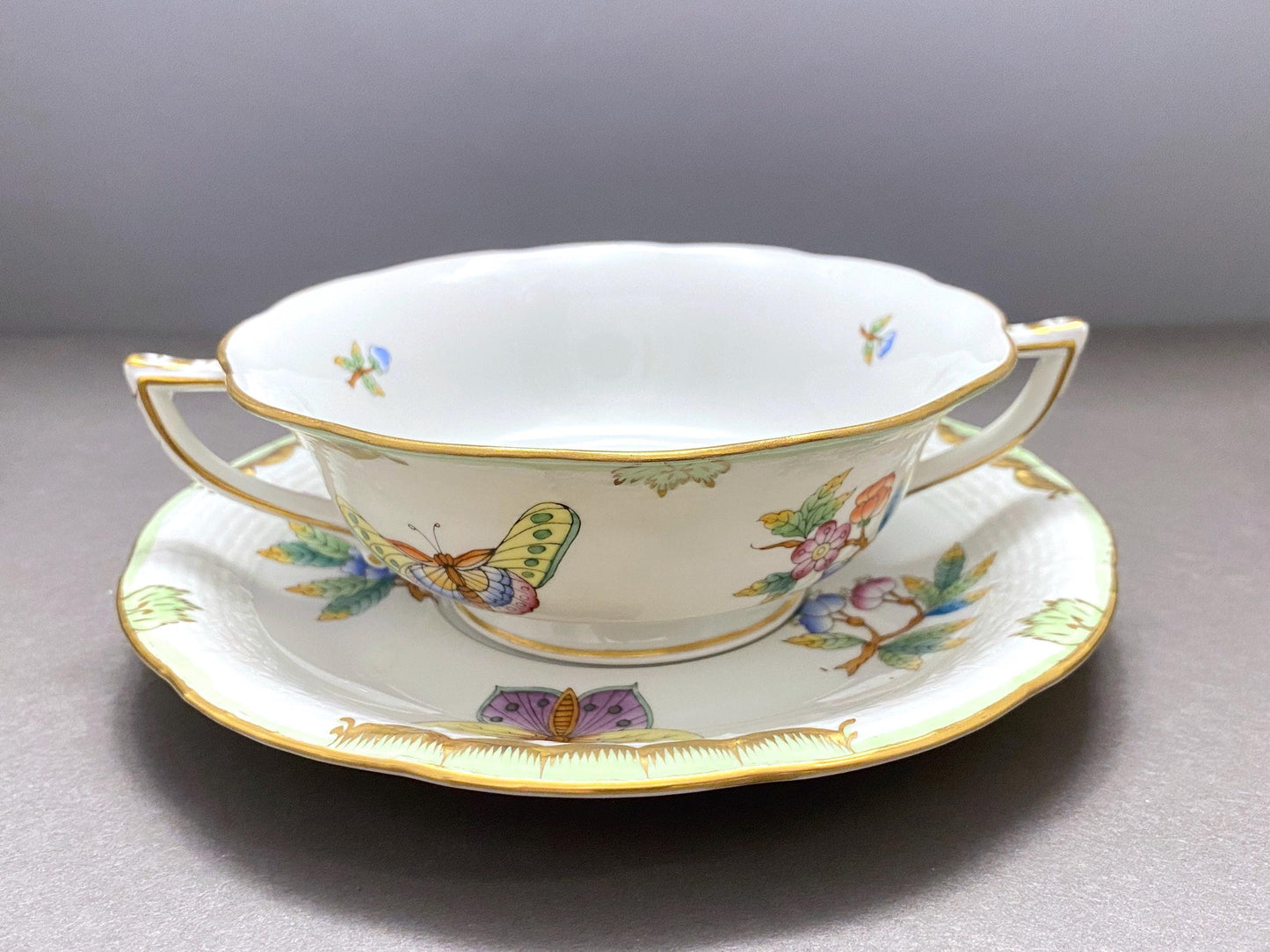 5 sets Herend Hungary "Queen Victoria" bouillon soup bowl & Saucer, #743 VBO, 9 pcs, Pristine condition