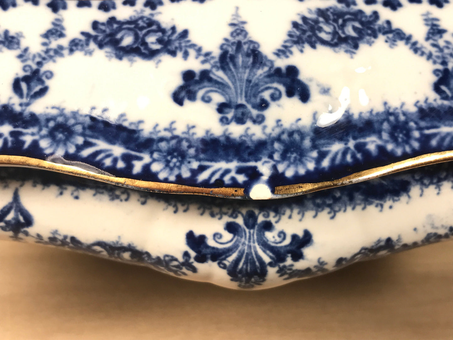 Rare! Antique Maddock, Johnz& Sons Royal Vitreous "Stafford" blue and white rectangle covered casserole, ca.1880-1896