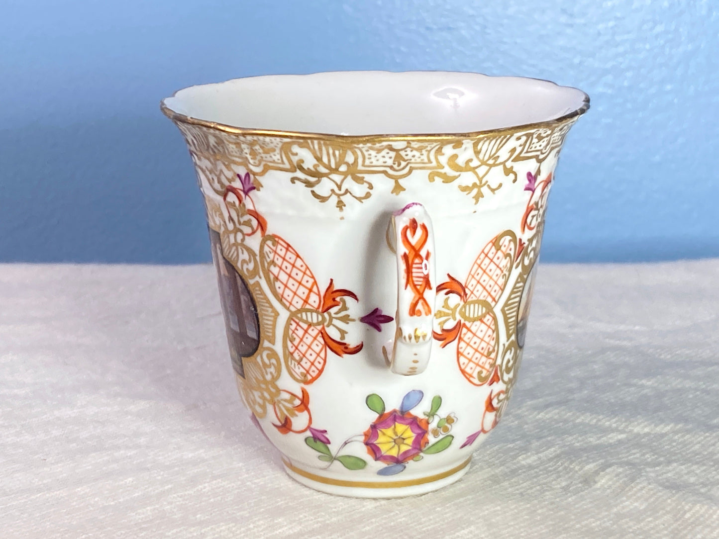 Rare! Meissen Augustus Rex "AR" mark for Helena Wolfsohn Nautical cup and Carl Thieme Quatrefoil saucer, ca.1800s, gold accent