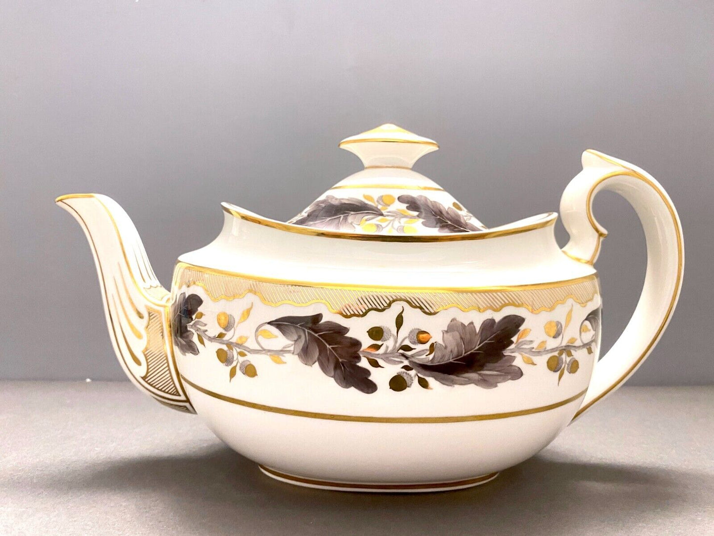 Stunning Tiffany Co. Royal Crown Derby "Portman Oak" teapot,holds 5 cups, gold