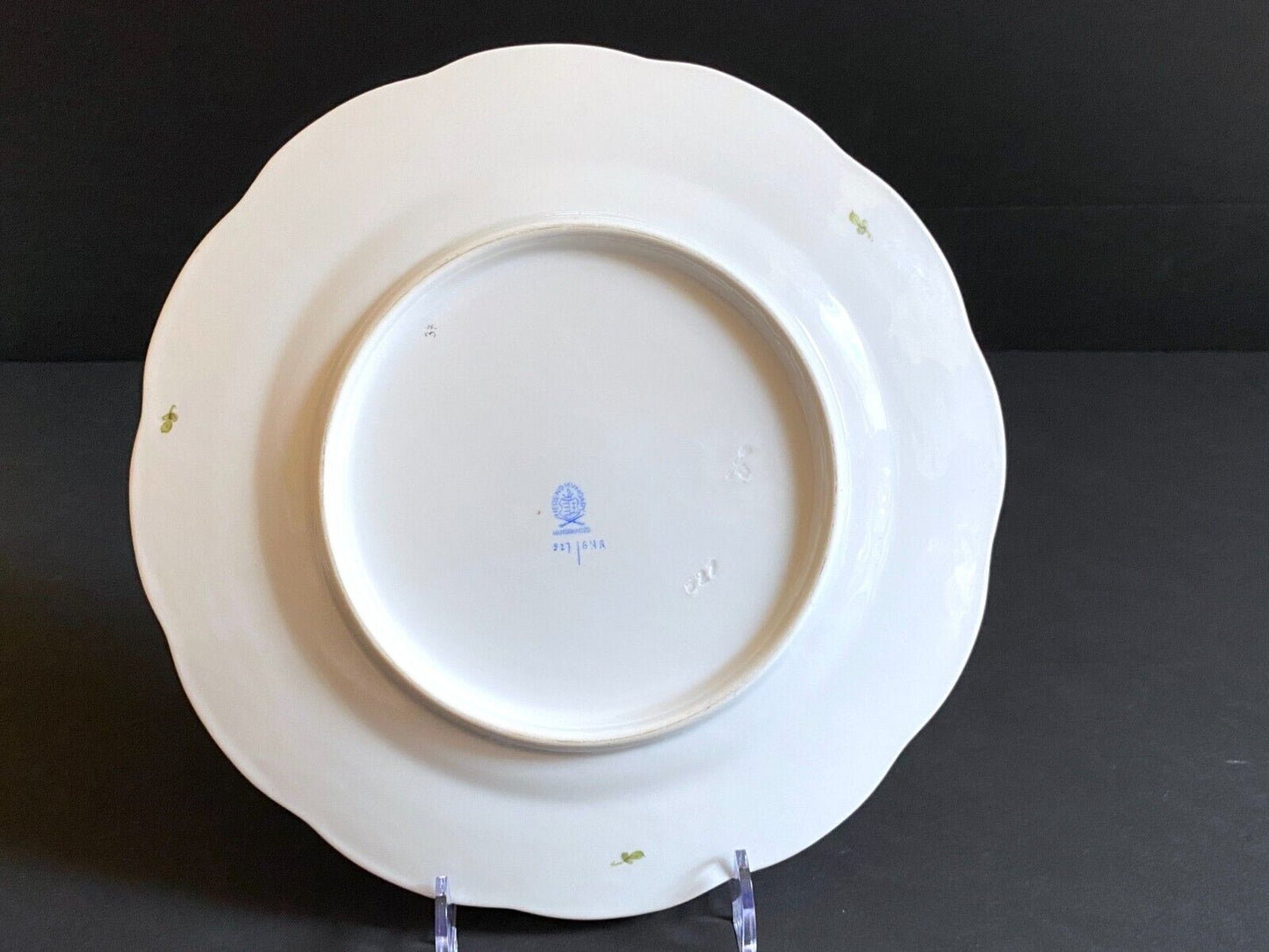 Set 4 Herend "Bouquet of Flowers" (BHR 527) dinner plates ,hand-painted flower