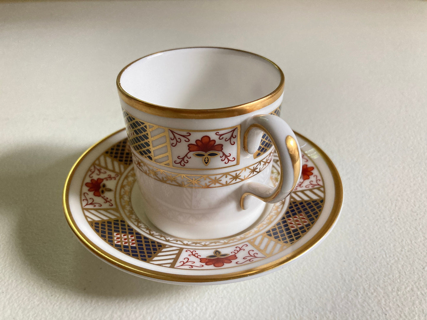 Stunning Royal Crown Derby "Derby Boarder" demitasse /espresso coffee cups and saucers, Y1976, made in England, highly collectible