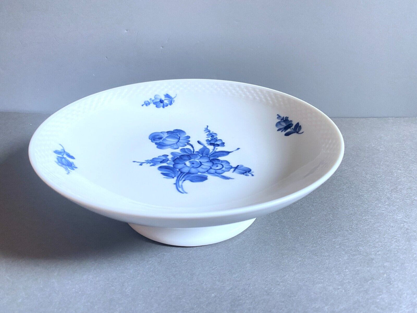 Royal Copenhagen Blue Flower Braided Pedestal Compote Bowl, No.8062, factory 1st