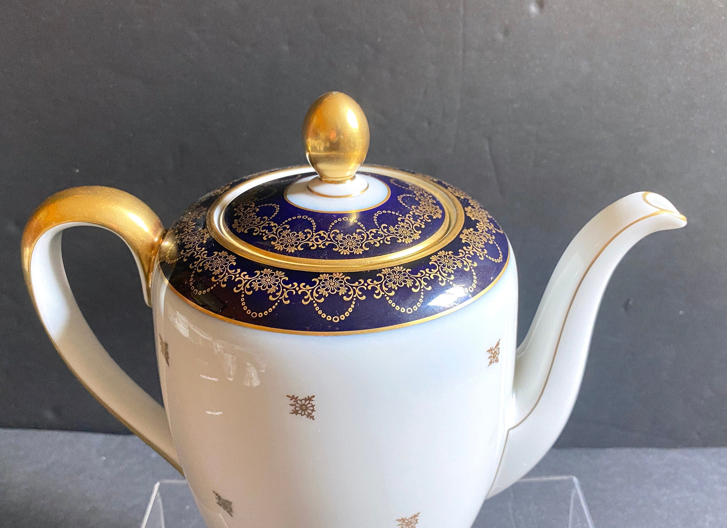 a Stunning Johann Haviland cobalt blue and gold accent coffee pot/teapot, holds 6 cups, ca.1930-50, mint