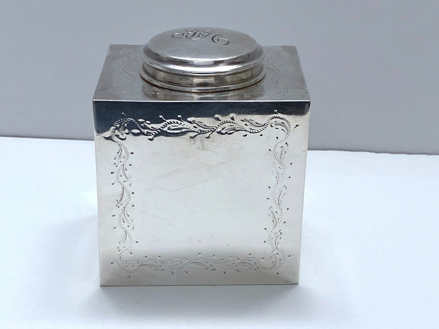 TIFFANY & CO Portugal Sterling Silver Cube shaped Tea Caddy,388g, very rare!