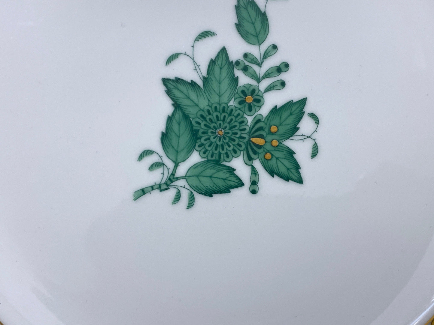 A pair of Herend Chinese Bouquet Apponyi Green dinner plate 10'', 524/AV, mint