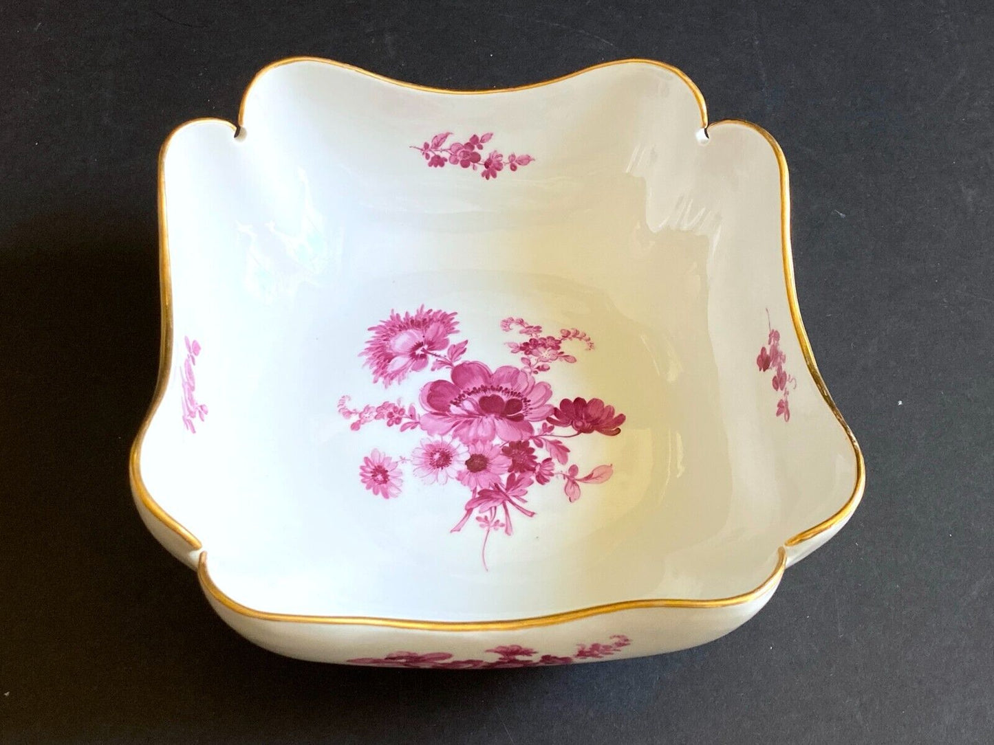 MEISSEN "flower boutique " Purple square serving bowl ,gold accent, 1st