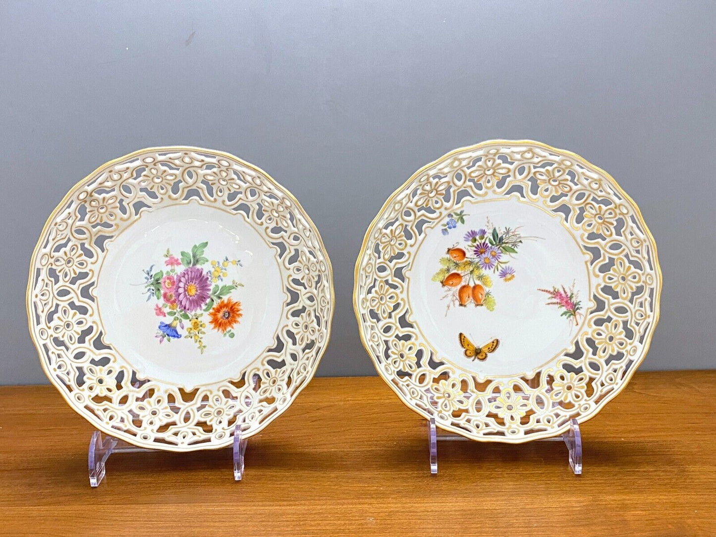 Meissen Reticulated bowls, hand-painted flower, gold accents, 1st choice