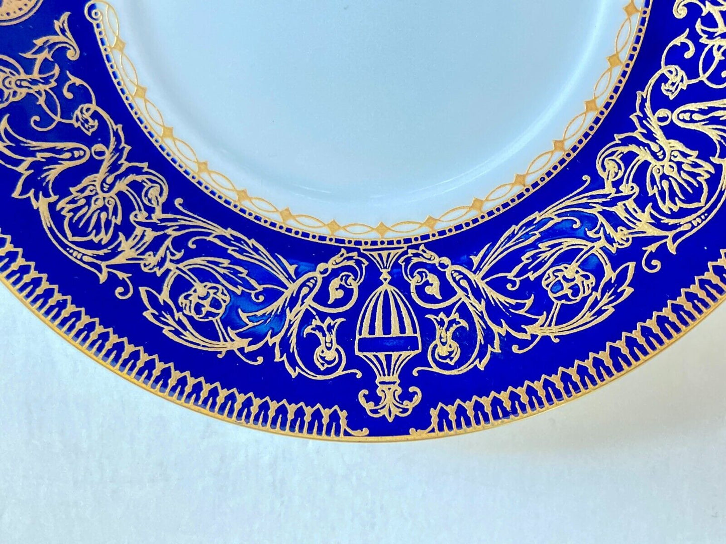 Superb 3 x Royal Worcester Sandringham Cobalt Blue and Gold teacup w/saucers