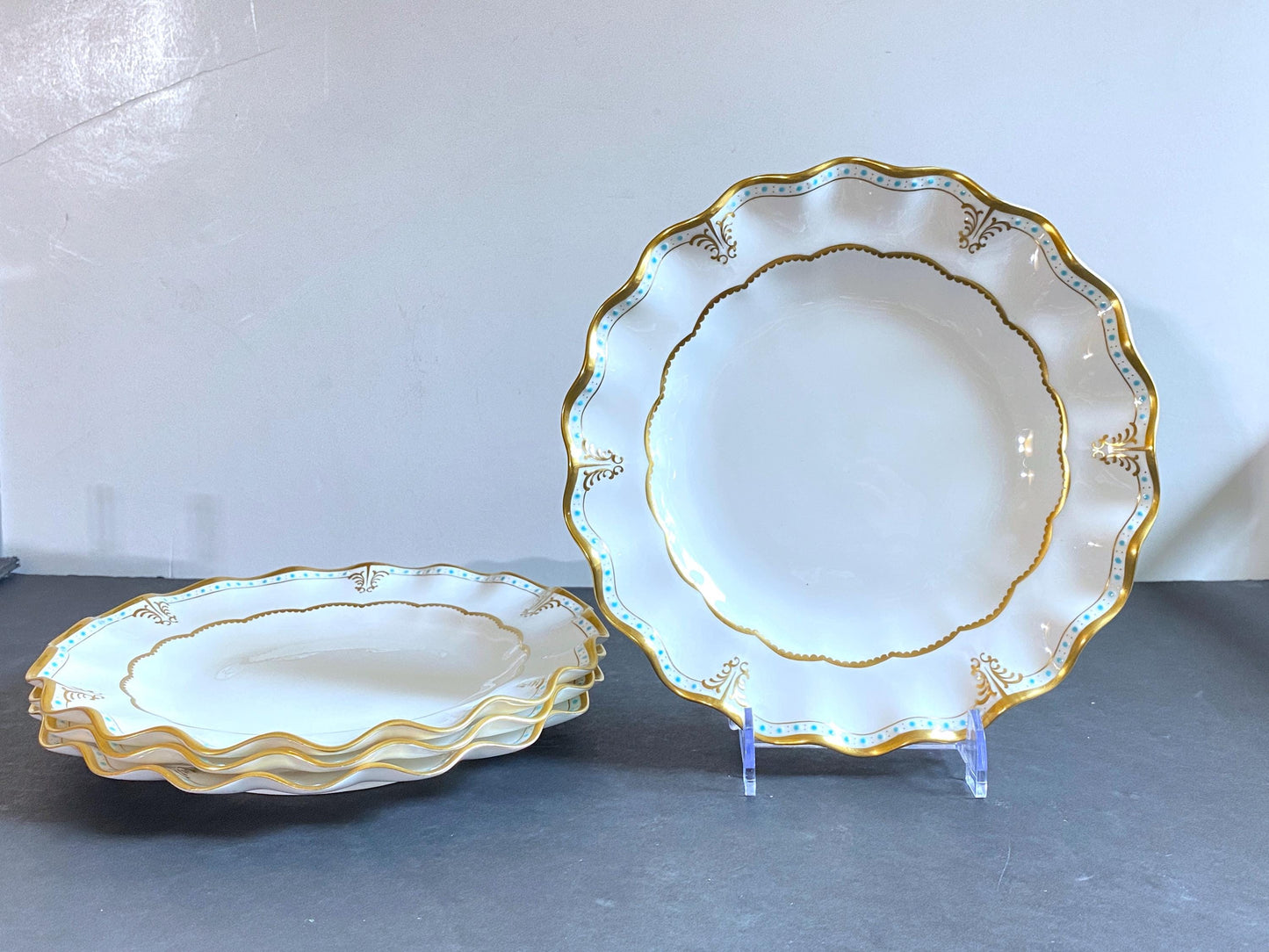 Set of 4 Royal Crown Derby "Lombardy"(A1127) bone china dinner plates, 10'', exquisite, great condition