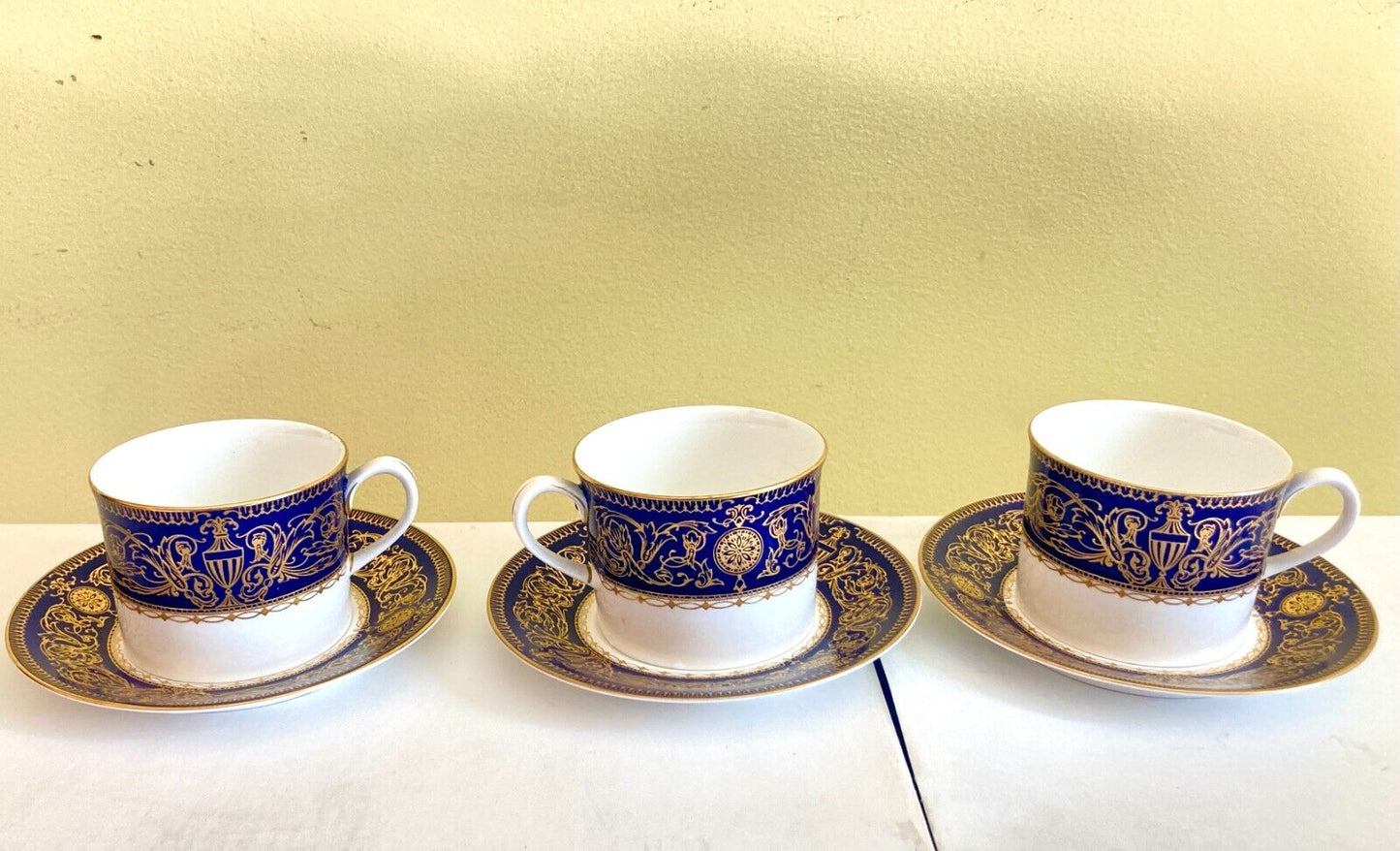 Superb 3 x Royal Worcester Sandringham Cobalt Blue and Gold teacup w/saucers