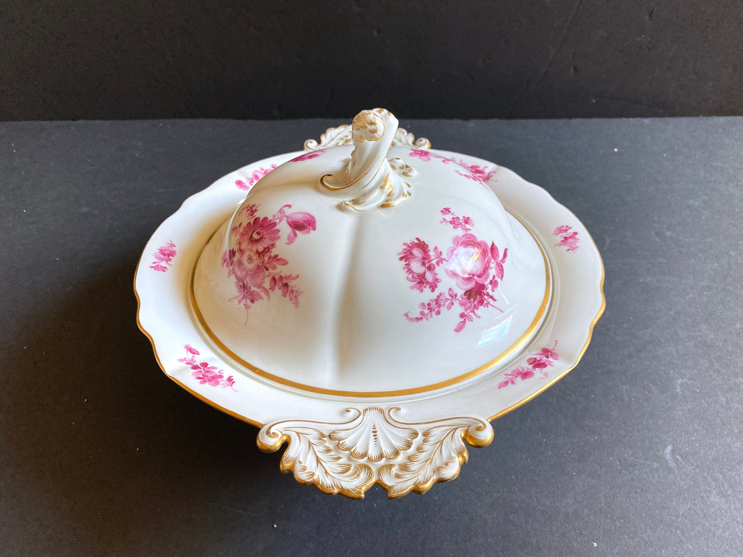 A stunning MEISSEN "flower boutique " Purple lidded tureen with leaf handles , gold accent, 1st choice, excellent