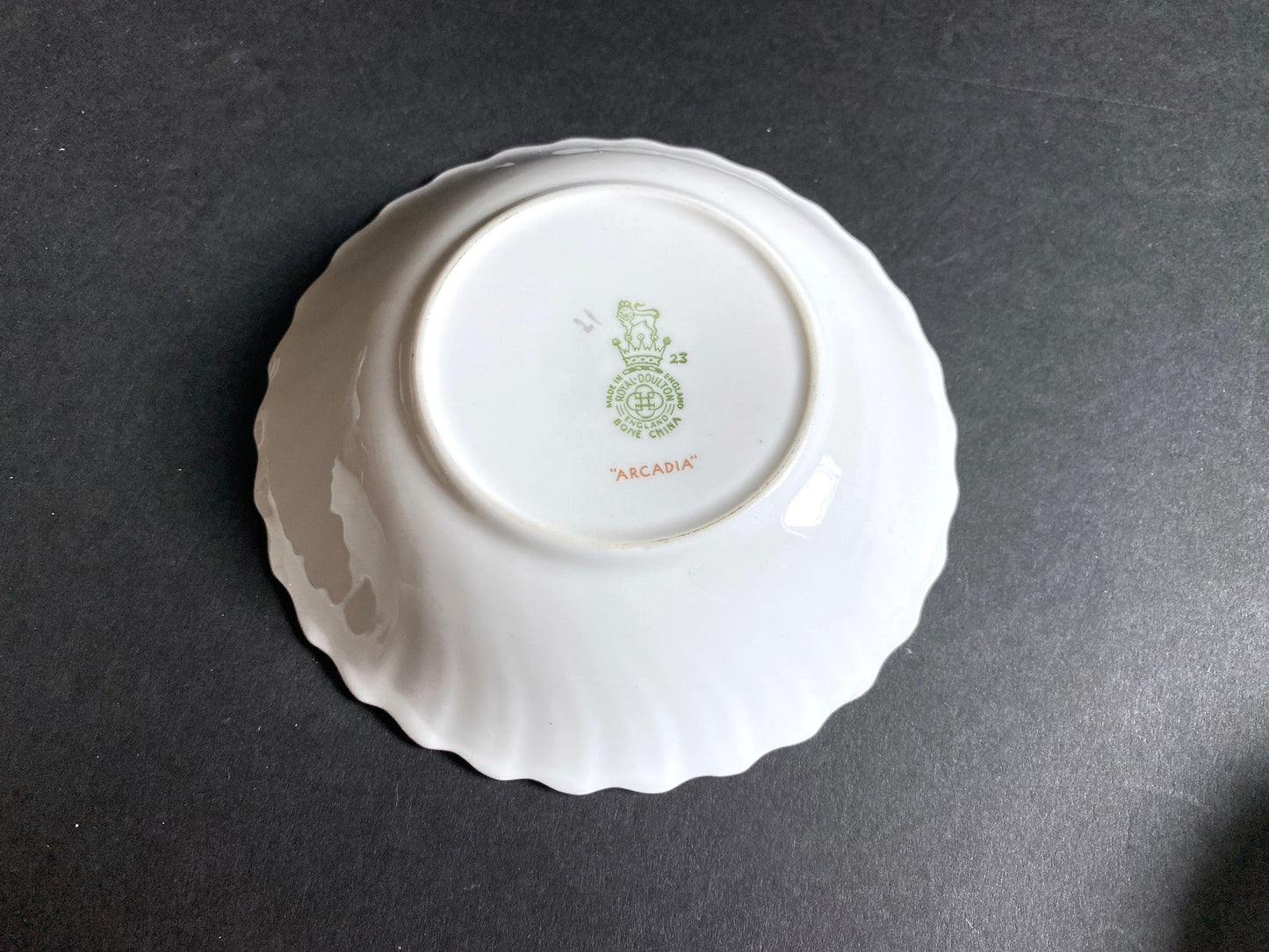 set 5 Royal Doulton "Arcadia" pattern No H4802 bone china bowls , green mark, ca. 1935, beautiful