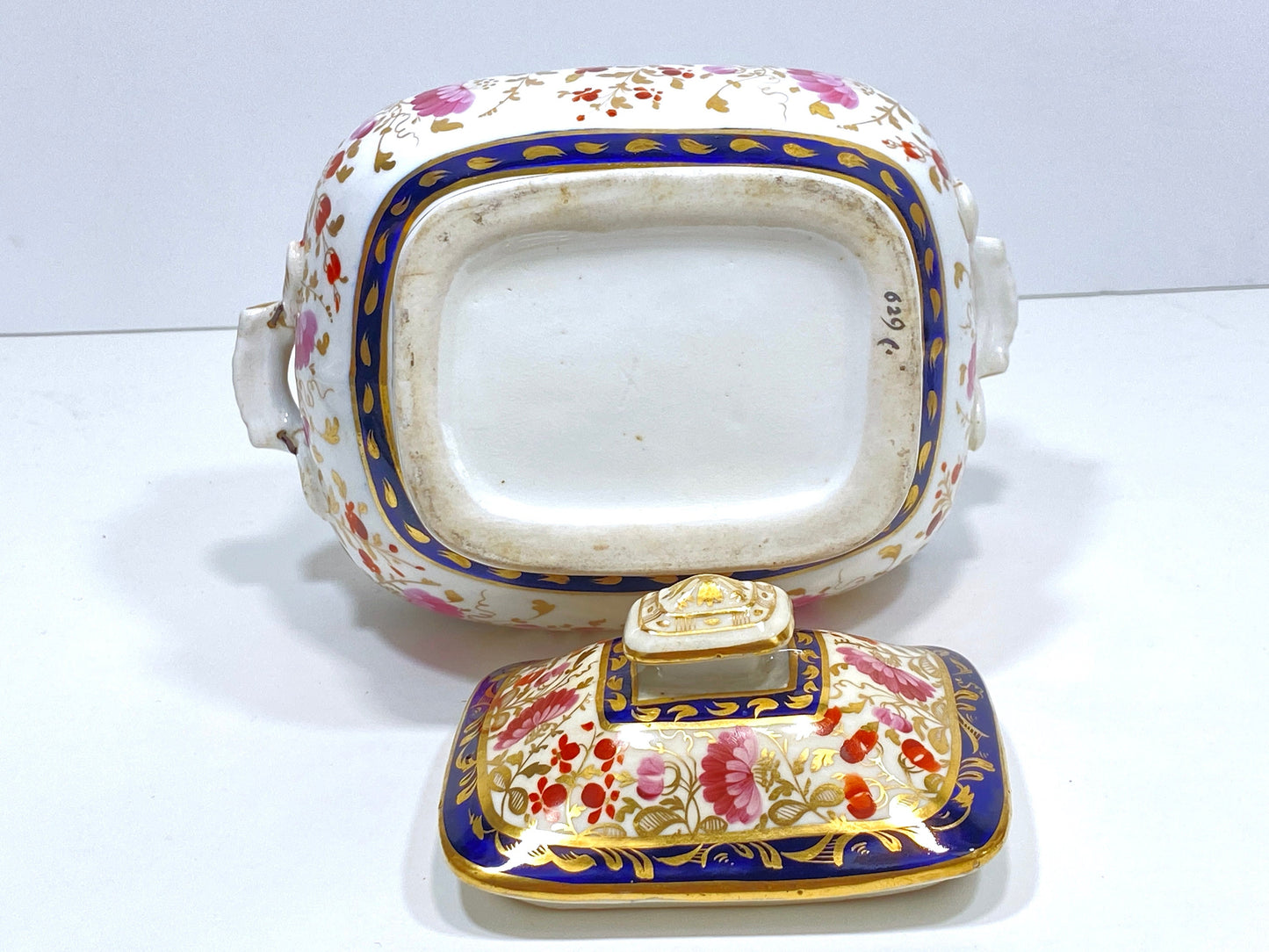 Copeland/Spode Imari covered bowl, ca. 1800s